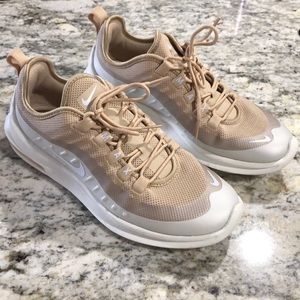 Women’s Nike Axis Air Max
